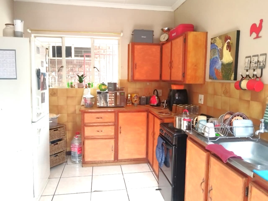 2 Bedroom Property for Sale in Kannoniers Park North West